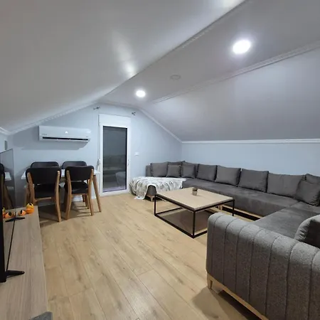 Apartment Flova *