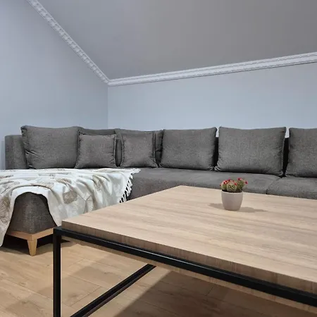 Flova Apartment *